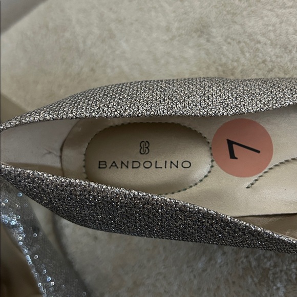 Bandolino metallic Size 7 M sparkles silver bow round toe wedge heels shoes - Picture 9 of 12